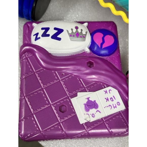 LOL Surprise Furniture and‎ Accessories Set Dog Couch Chairs Bed and More - Picture 3 of 6